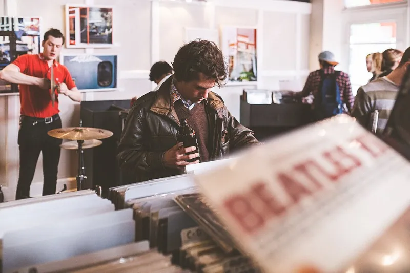 Glitch in the Matrix: Why Young Americans Are Ditching Streams for Tapes and Turntables